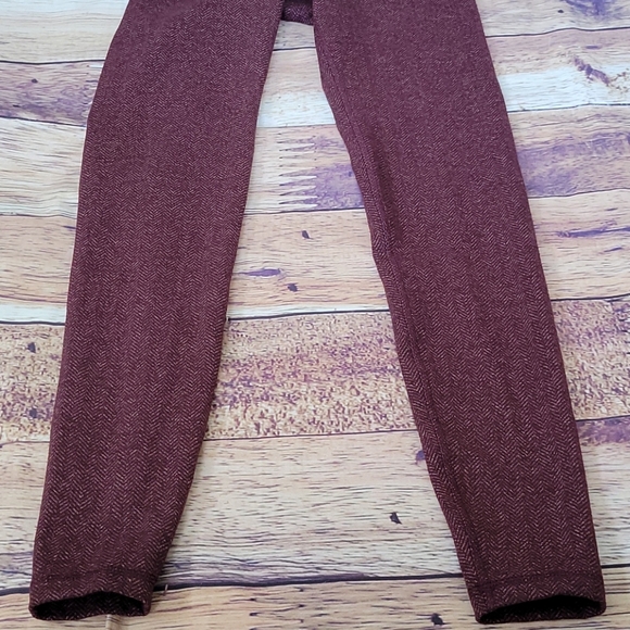 High Rise Leggings - Picture 2 of 6